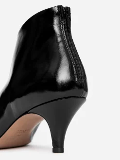 Stiefelette aus glänzendem Leder