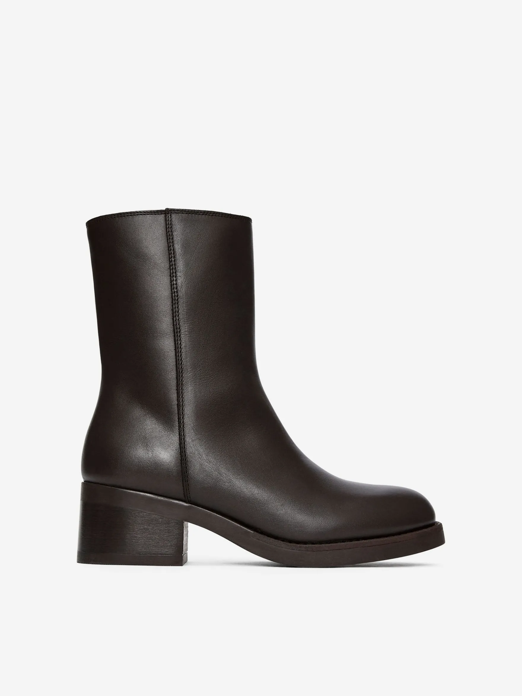 Stiefelette mit dicker Sohle