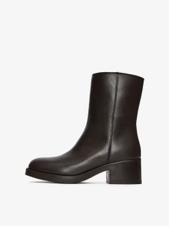 Stiefelette mit dicker Sohle