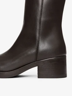Stiefelette mit dicker Sohle