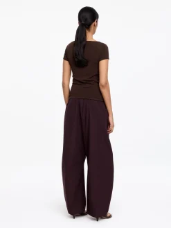 Stretch-T-Shirt mit U-Boot-Ausschnitt