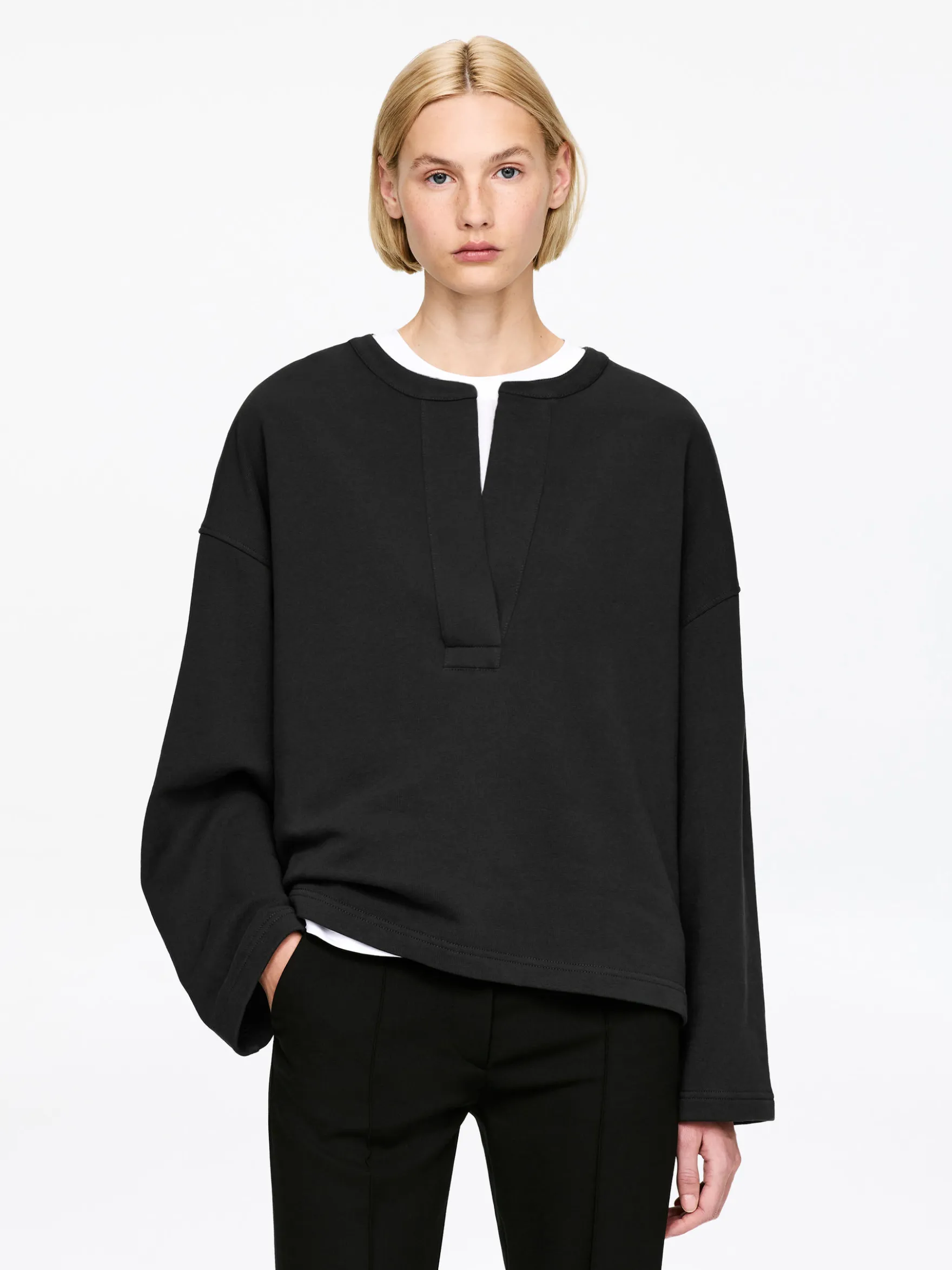 Sweatshirt mit Schlitz