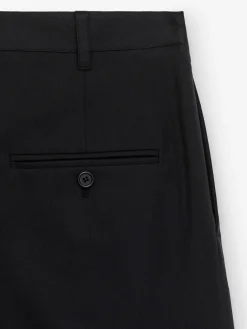 Taillierte Hose mit weiter Passform