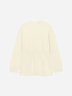 Taillierter Pullover