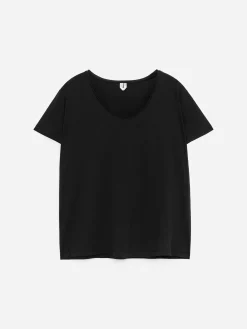 T-Shirt mit U-Ausschnitt