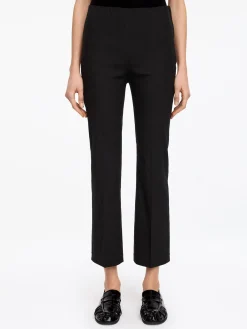 Verkürzte, ausgestellte Hose