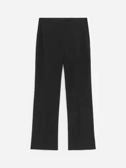 Verkürzte, ausgestellte Hose