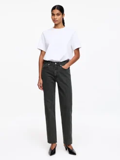 VIOLET Tapered Jeans