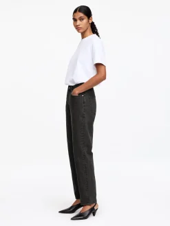 VIOLET Tapered Jeans