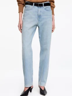VIOLET Tapered Jeans