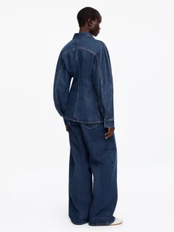 Vorgeformtes Jeanshemd