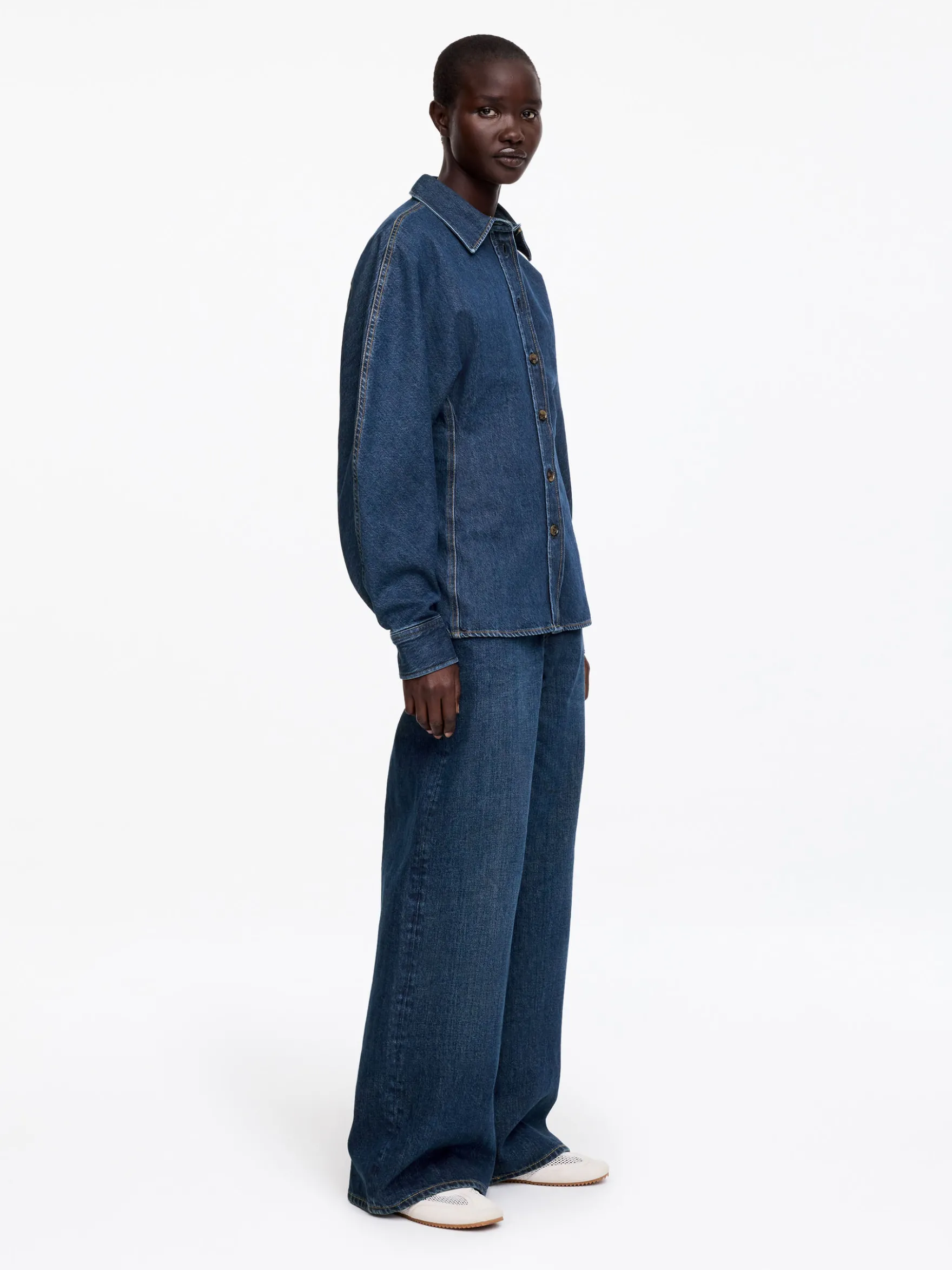 Vorgeformtes Jeanshemd