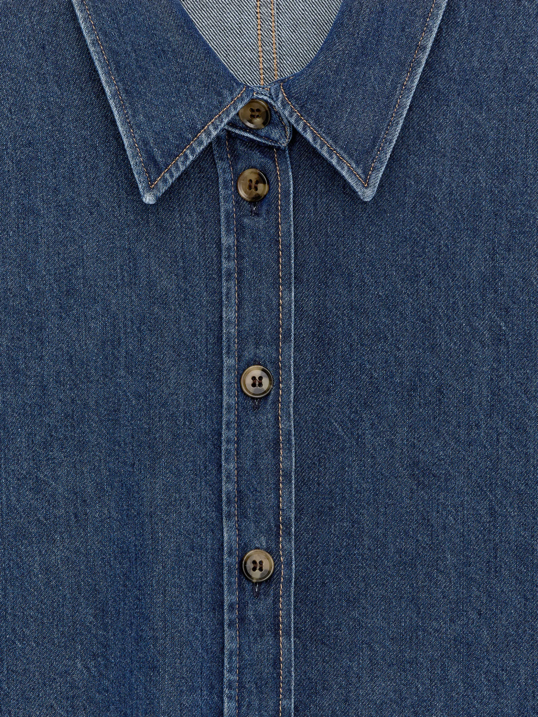 Vorgeformtes Jeanshemd
