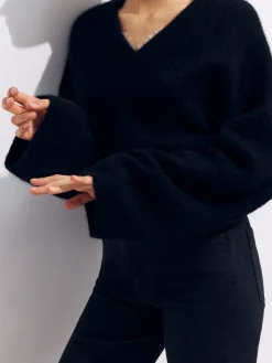V-Pullover aus Alpakawolle und Wolle