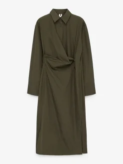 Wickelkleid in Midilänge
